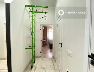 3-комнатная квартира, этаж 4 из 10, 94 м²