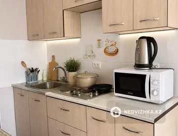 2-комнатная квартира, этаж 2 из 12, 47 м², Посуточно
