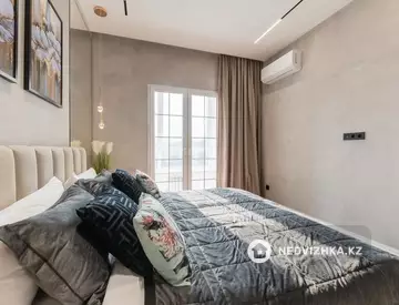 3-комнатная квартира, этаж 12 из 13, 112 м², Посуточно