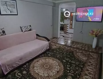 2-комнатная квартира, этаж 2 из 5, 52 м², Посуточно