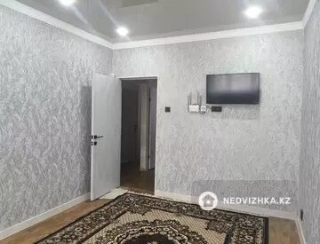 2-комнатная квартира, этаж 4 из 5, 56 м², На длительный срок