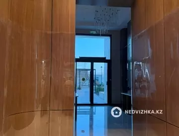 4-комнатная квартира, этаж 2 из 7, 142 м²