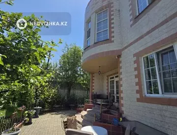 5-комнатный дом, 6 соток, 282 м²