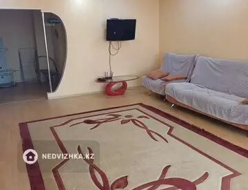 3-комнатная квартира, этаж 8 из 8, 130 м², На длительный срок