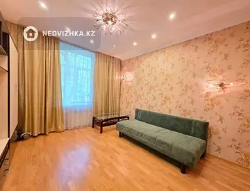 2-комнатная квартира, этаж 1 из 4, 45 м², На длительный срок