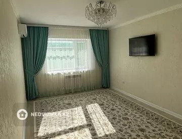 2-комнатная квартира, этаж 3 из 3, 60 м²