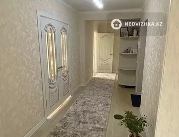 2-комнатная квартира, этаж 3 из 3, 60 м²