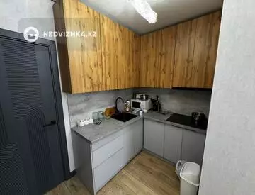 2-комнатная квартира, этаж 4 из 10, 77 м²