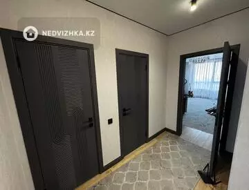 2-комнатная квартира, этаж 4 из 10, 77 м²
