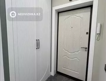 2-комнатная квартира, этаж 9 из 12, 40 м²
