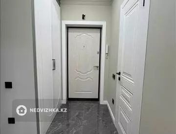 2-комнатная квартира, этаж 9 из 12, 40 м²