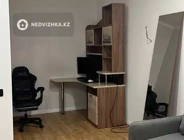 1-комнатная квартира, этаж 8 из 12, 39 м²