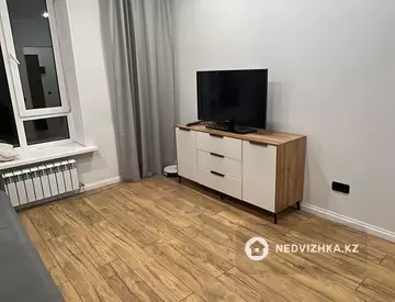 1-комнатная квартира, этаж 8 из 12, 39 м²