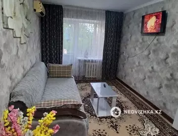 2-комнатная квартира, этаж 2 из 4, 48 м², Посуточно