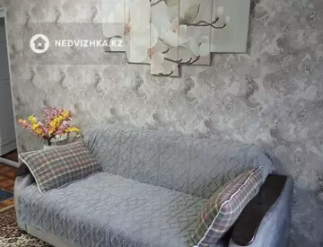 2-комнатная квартира, этаж 2 из 4, 48 м², Посуточно