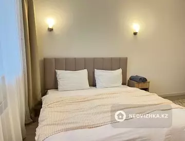 1-комнатная квартира, этаж 12 из 18, 51 м², Посуточно