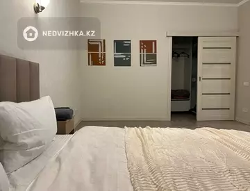 1-комнатная квартира, этаж 12 из 18, 51 м², Посуточно