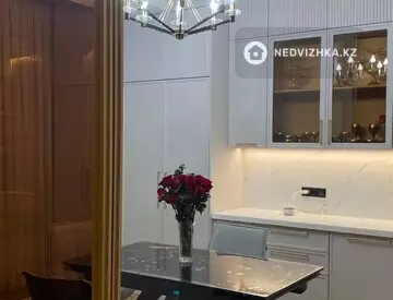 4-комнатная квартира, этаж 5 из 10, 145 м²