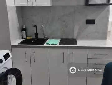 1-комнатная квартира, этаж 4 из 12, 35 м², На длительный срок
