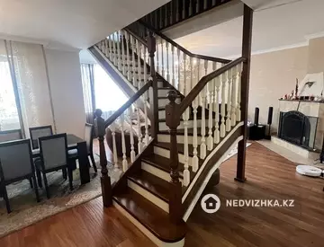 4-комнатная квартира, этаж 18 из 18, 200 м²