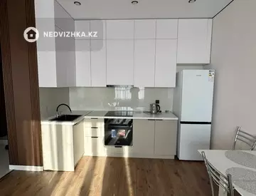 2-комнатная квартира, этаж 13 из 14, 44 м², На длительный срок