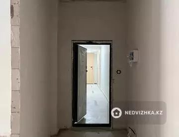 1-комнатная квартира, этаж 2 из 12, 108 м²