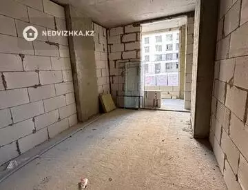 4-комнатная квартира, этаж 4 из 18, 126 м²