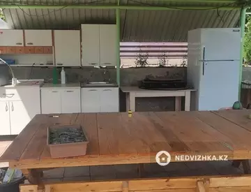 4-комнатный дом, 10 соток, 100 м², Посуточно