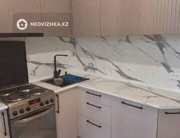 1-комнатная квартира, этаж 1 из 5, 32 м², На длительный срок