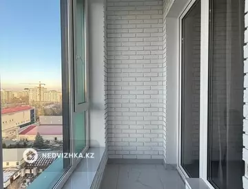2-комнатная квартира, этаж 11 из 16, 65 м², Посуточно