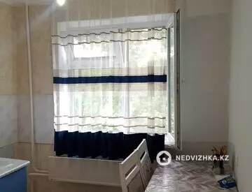 1-комнатная квартира, этаж 4 из 5, 30 м²