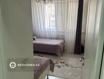 3-комнатная квартира, этаж 5 из 10, 93 м²