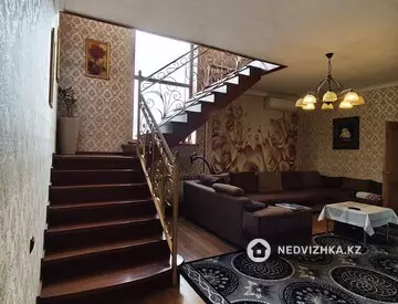 5-комнатный дом, 6.6 соток, 210 м²