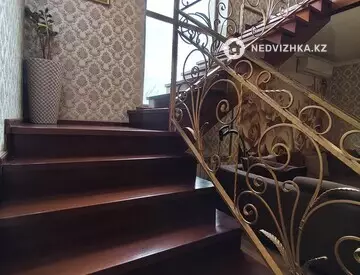 5-комнатный дом, 6.6 соток, 210 м²