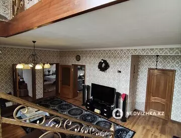 5-комнатный дом, 6.6 соток, 210 м²