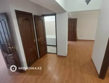 4-комнатная квартира, этаж 3 из 5, 83 м²