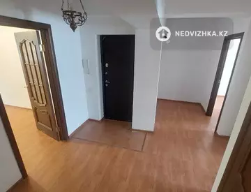 4-комнатная квартира, этаж 3 из 5, 83 м²