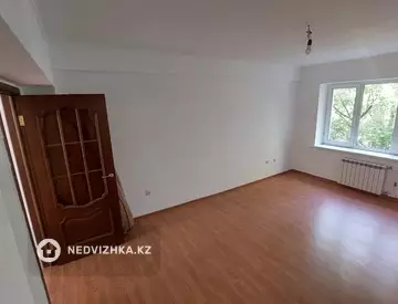 4-комнатная квартира, этаж 3 из 5, 83 м²
