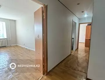 2-комнатная квартира, этаж 4 из 10, 59 м²