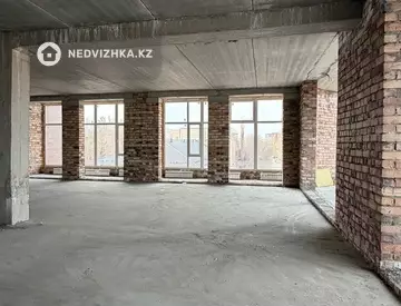 4-комнатная квартира, этаж 5 из 7, 168 м²