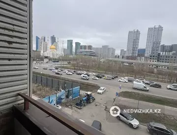 3-комнатная квартира, этаж 4 из 21, 104 м²