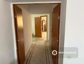 1-комнатная квартира, этаж 4 из 9, 61 м²