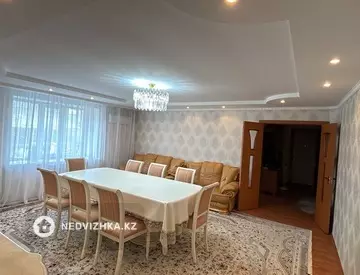 4-комнатная квартира, этаж 1 из 3, 117 м²