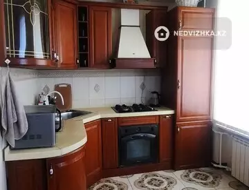 3-комнатная квартира, этаж 2 из 4, 71 м²
