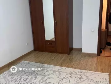 1-комнатная квартира, этаж 4 из 9, 42 м², На длительный срок
