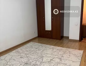 1-комнатная квартира, этаж 4 из 9, 42 м², На длительный срок