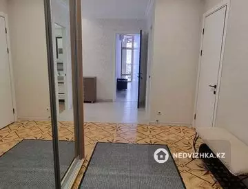 4-комнатная квартира, этаж 2 из 6, 200 м², На длительный срок