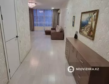 4-комнатная квартира, этаж 2 из 6, 200 м², На длительный срок