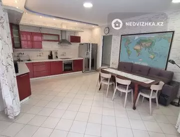 4-комнатная квартира, этаж 2 из 6, 200 м², На длительный срок