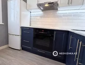1-комнатная квартира, этаж 8 из 10, 42 м²